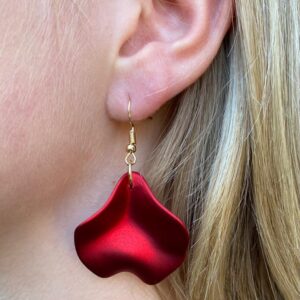 Oorbellen met rood blad