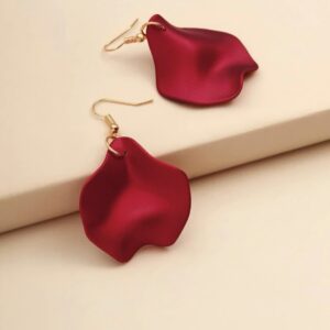 Oorbellen met rood blad