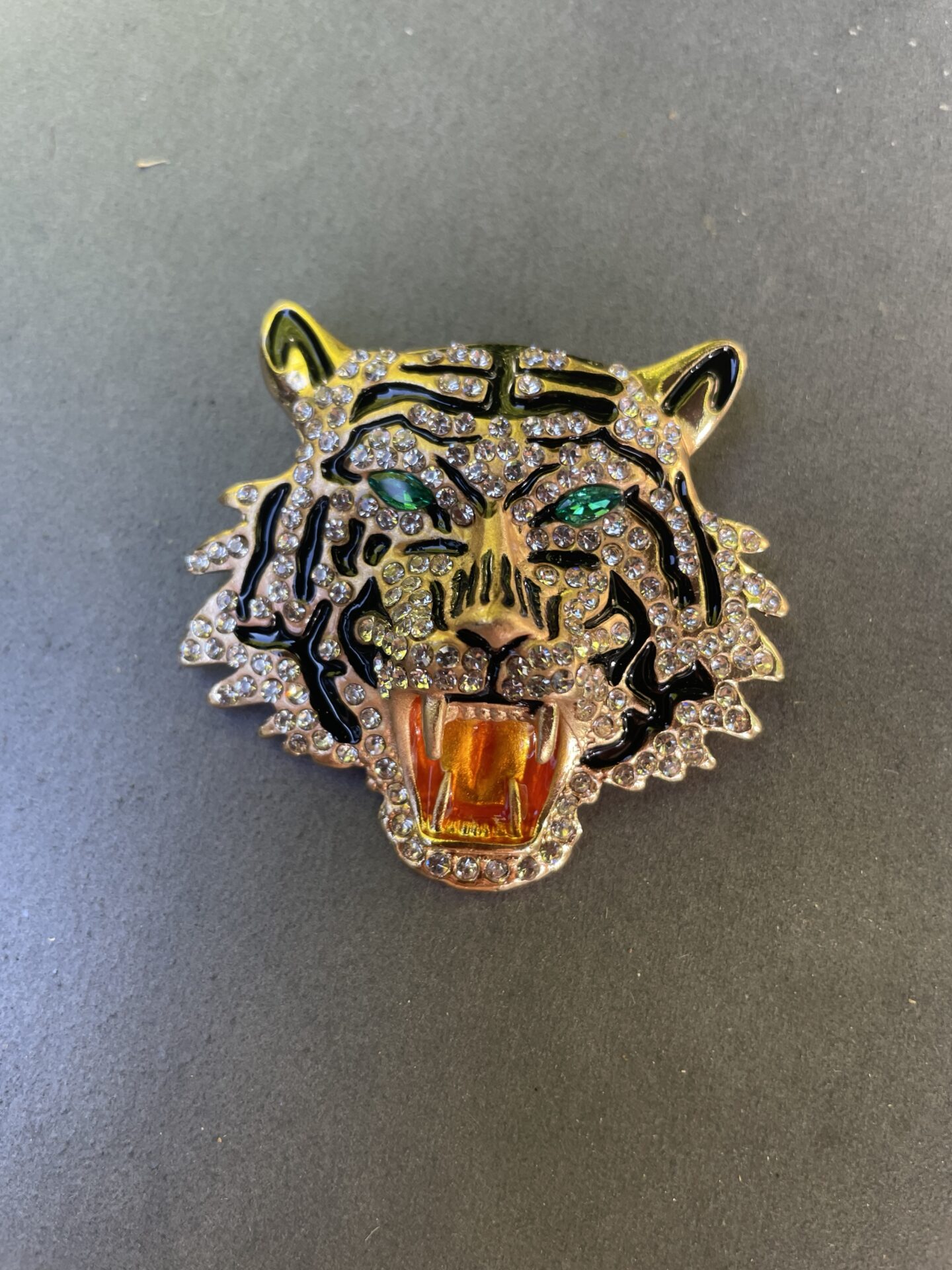Broche panter